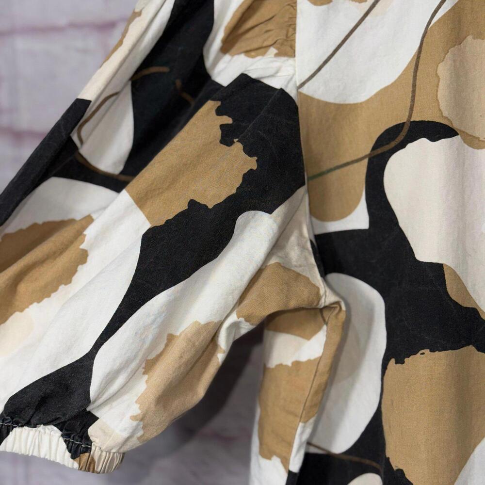 Emily McCarthy Floral Button-Up Blouse - Picture 4 of 7